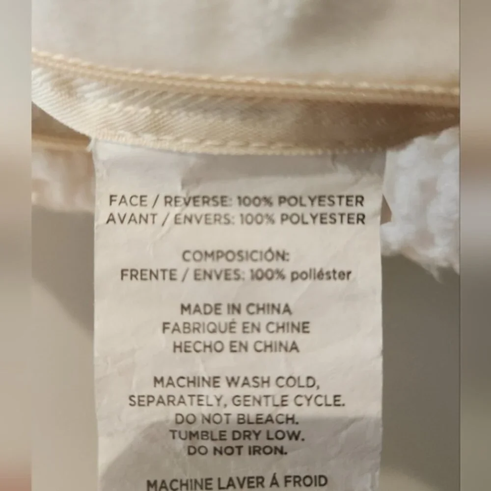 UGG Discontinued Nwot‎ Sherpa Pillow Case